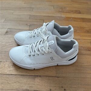 On The Roger Advantage Sneakers